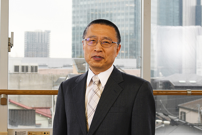 寺尾 英智 教授